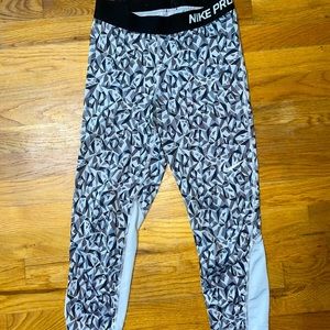 Nike Pro Capris Leggings